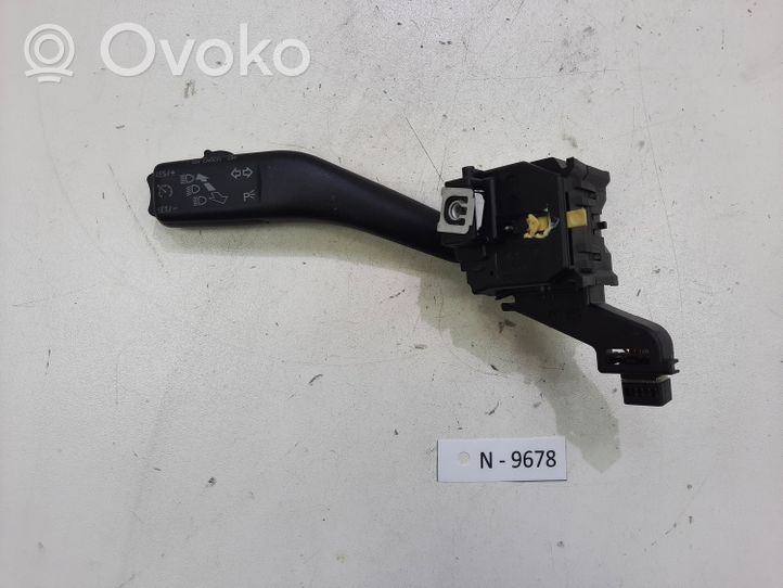 Volkswagen Tiguan Commodo de clignotant 1K0953513G