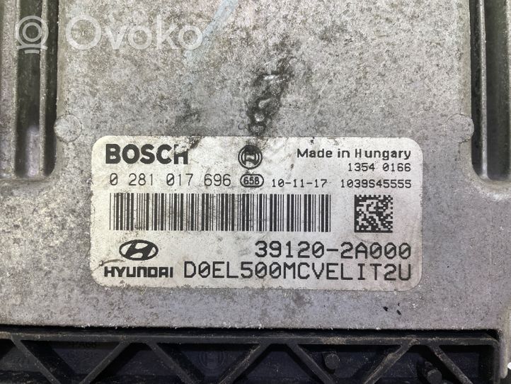 Hyundai ix35 Sterownik / Moduł ECU 0281017696