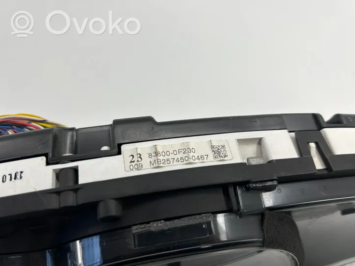 Toyota Verso Licznik / Prędkościomierz 838000F230