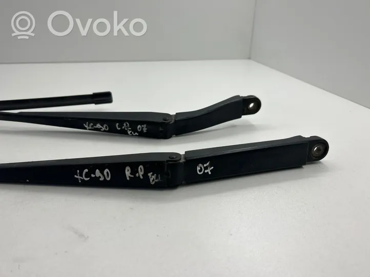 Volvo XC90 Front wiper blade arm 