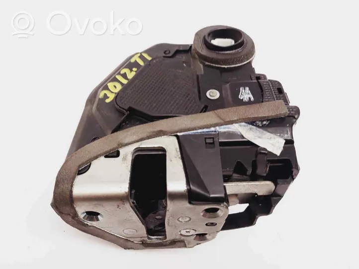 Toyota Verso Serratura portiera posteriore 690600F030