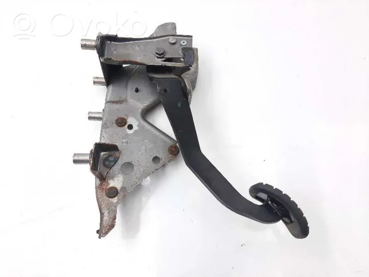 Renault Clio III Brake pedal 8200711631A