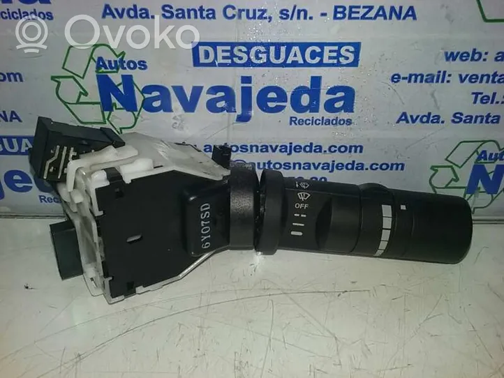 Nissan Navara Manetka / Przełącznik wycieraczek 
