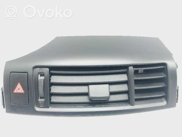 Toyota Verso Rejilla de ventilación central del panel 556700F030