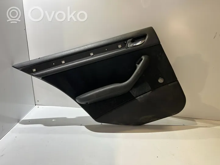 BMW 3 E46 Rivestimento del pannello della portiera posteriore 8213919