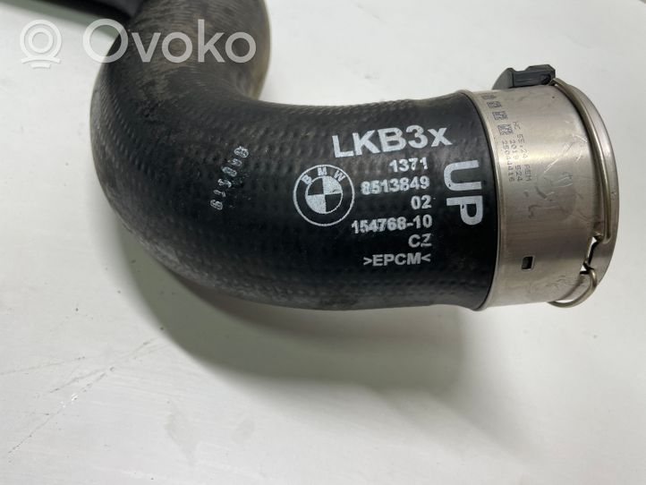 BMW 1 F20 F21 Välijäähdyttimen putkien kannake 8513849