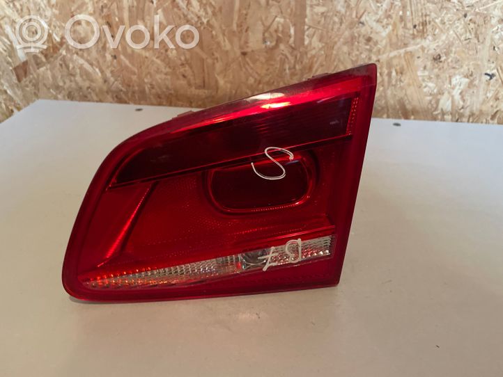 Volkswagen PASSAT B7 Lampy tylnej klapy bagażnika 3AE945094J