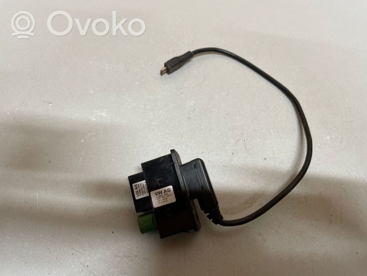 Volkswagen PASSAT B8 Connettore plug in USB 5G0035222A