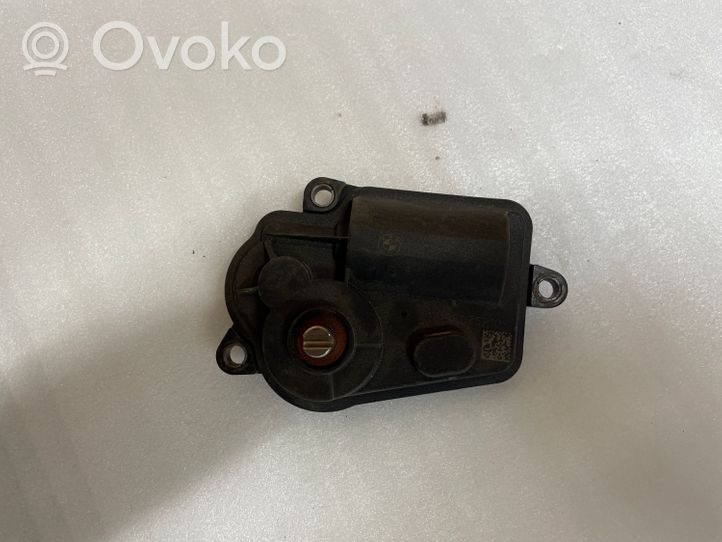 BMW 5 G30 G31 Attuatore/motore della valvola del collettore di aspirazione 8582069