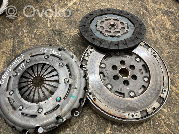 Opel Grandland X Clutch set kit C1051043