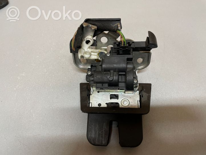 Audi A4 S4 B8 8K Serratura portiera di carico 8K9827505