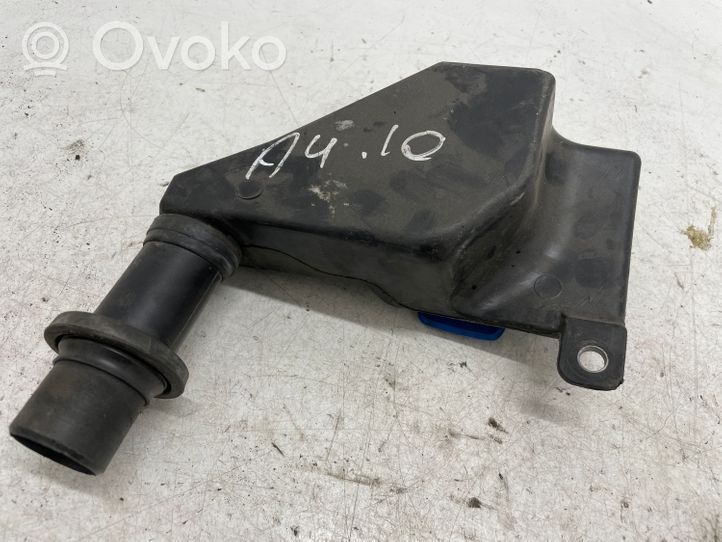 Audi A4 S4 B8 8K Ikkunanpesimen nestetankin täyttöputki 8T2955463B