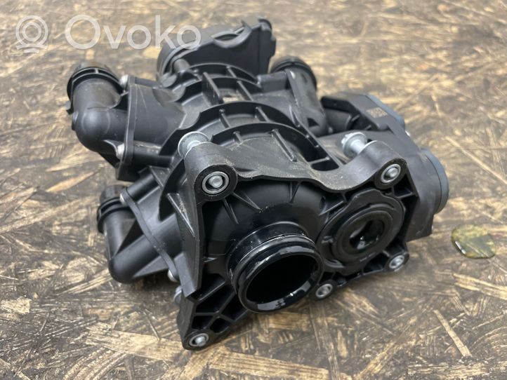 BMW 3 G20 G21 Carcasa del termostato 8642560