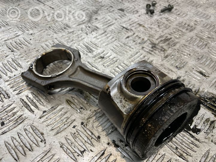 BMW 7 G11 G12 Piston with connecting rod 