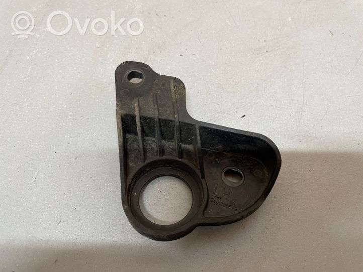 Opel Insignia B Staffa del pannello di supporto del radiatore 84012895