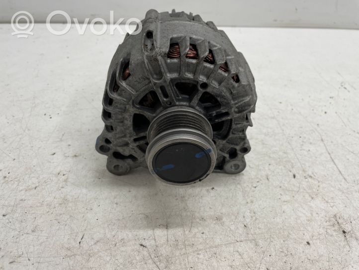 Audi Q3 F3 Generatorius 04L903021D