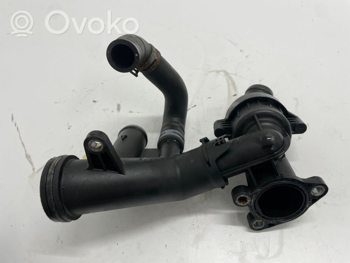 Skoda Fabia Mk3 (NJ) Termostat / Obudowa termostatu 04B121111C