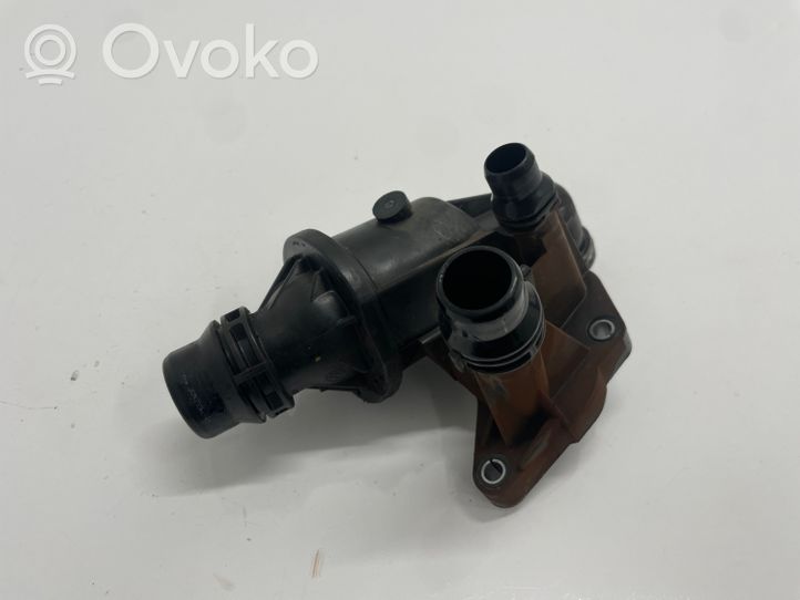 BMW 1 F20 F21 Termostaatin kotelo 8575625