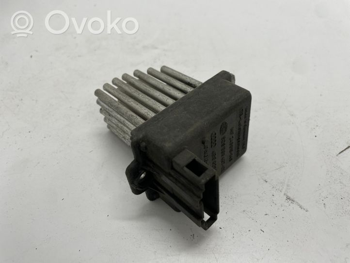 Audi A6 S6 C6 4F Salona mazā radiatora ventilatora relejs 4B0820521