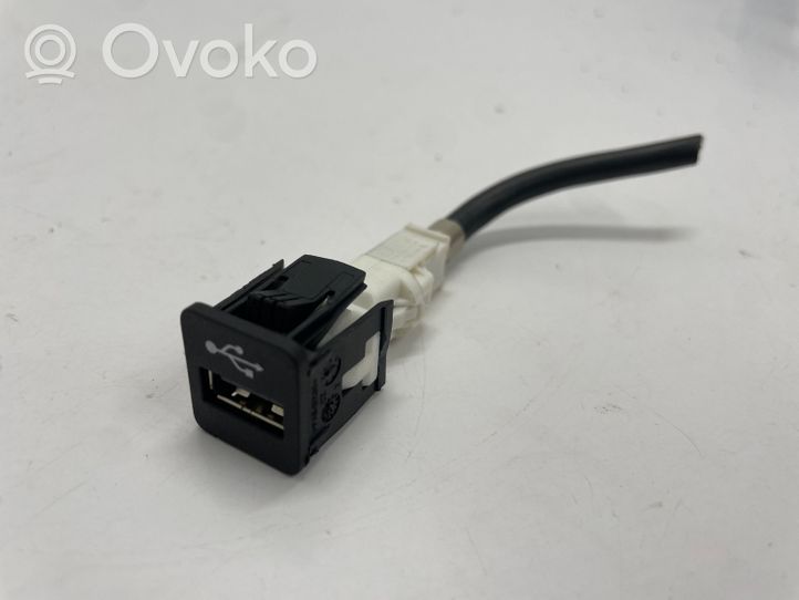 BMW 3 G20 G21 Connecteur/prise USB 745580