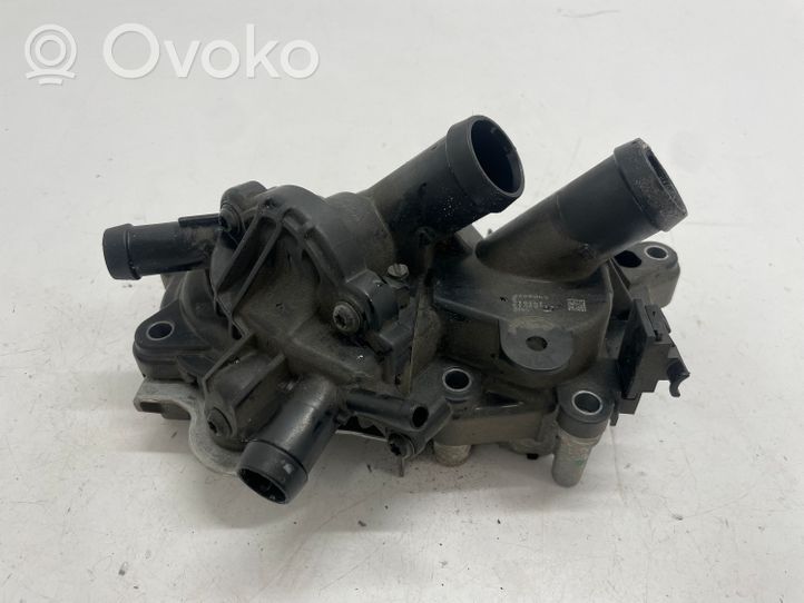 Volkswagen Jetta VI Water pump 04E121042A