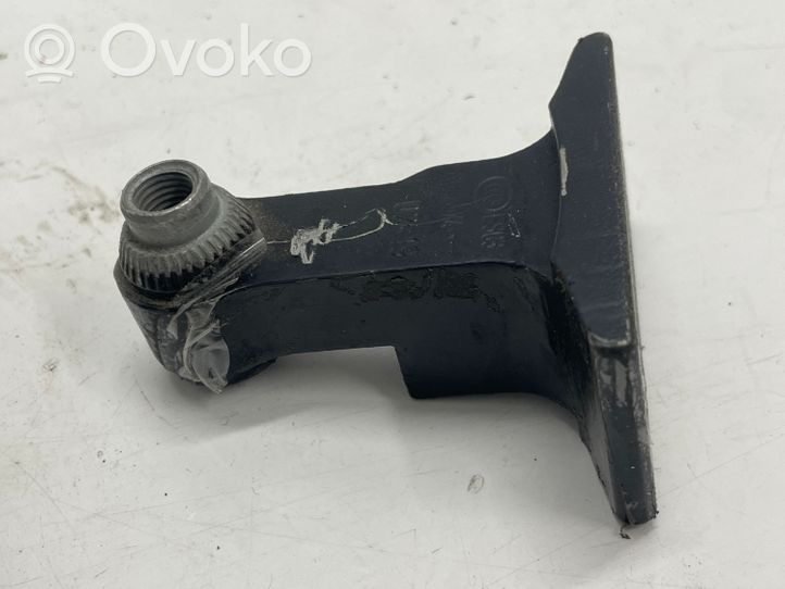 BMW 5 G30 G31 Cerniera inferiore della portiera anteriore 7333059