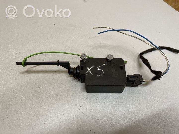 BMW X5 E53 Verrouillage du bouchon du réservoir de carburant 8355056