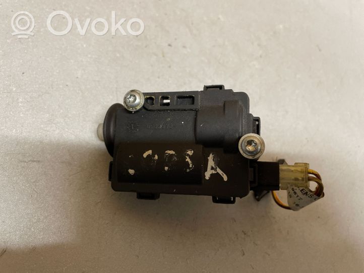 Opel Corsa E Motorino del tappo del serbatoio del carburante 13208157