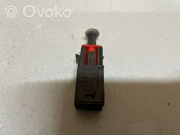 Opel Corsa E Czujnik pedału hamulca / stopu 55701395