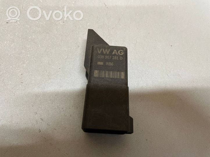 Volkswagen PASSAT B7 Žvakių pakaitinimo rėlė 038907281D