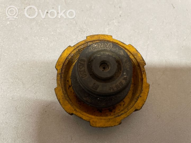 Opel Zafira B Vase d'expansion / bouchon de réservoir de liquide de refroidissement 9203799