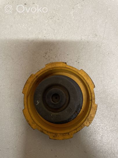 Opel Zafira B Vase d'expansion / bouchon de réservoir de liquide de refroidissement 9203799