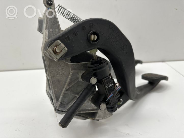 BMW 3 F30 F35 F31 Pedal assembly 6761310