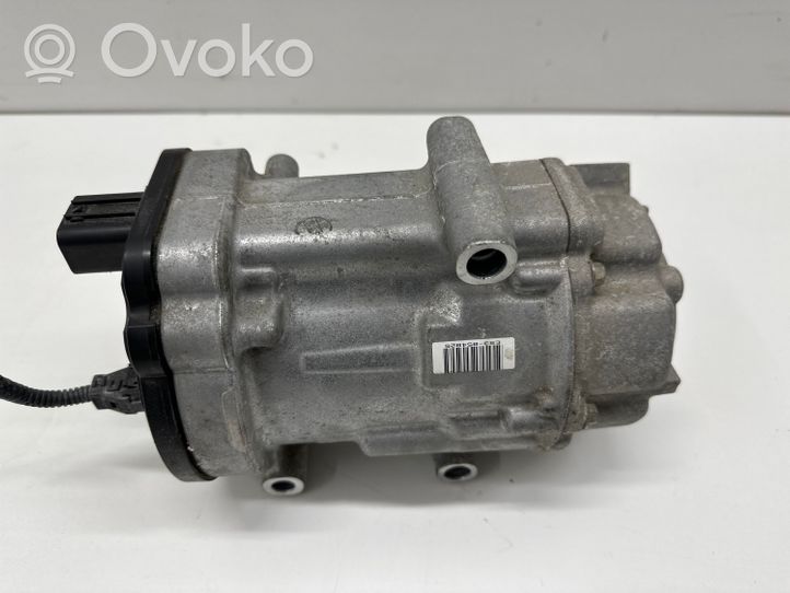 Toyota Camry VIII XV70  Ilmastointilaitteen kompressorin pumppu (A/C) 0424001100