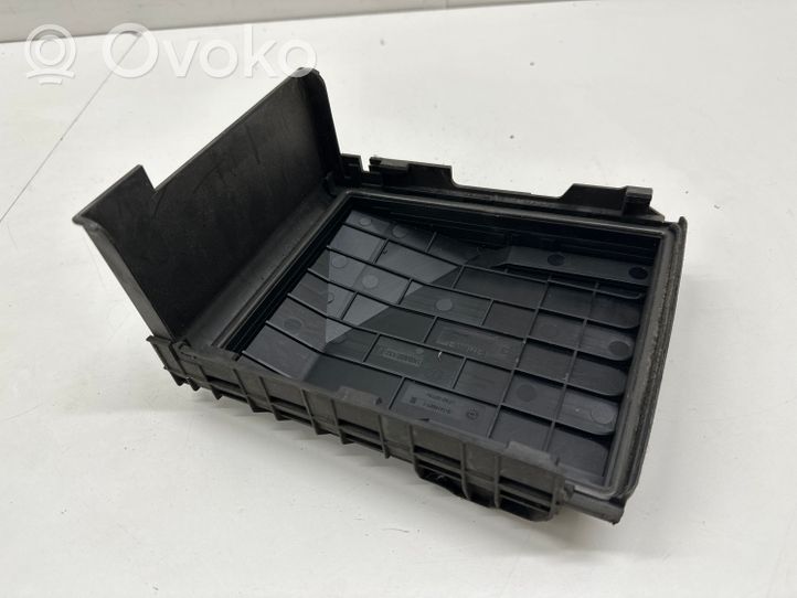 Volkswagen PASSAT B7 Fuse box cover 1K0937132F