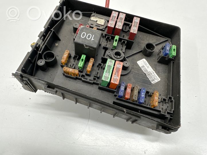 Volkswagen Jetta V Fuse module 