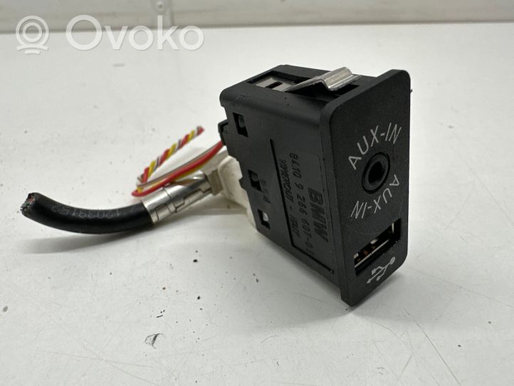 BMW X3 F25 Connettore plug in USB 9266607