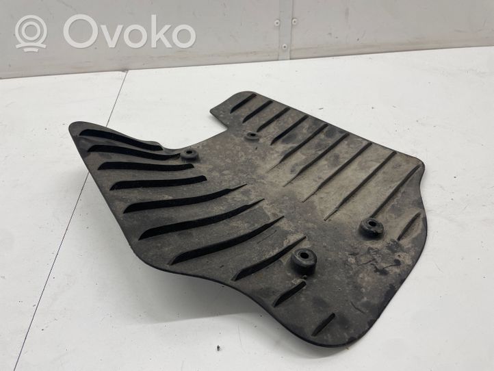 BMW 5 G30 G31 Kita dugno detalė 33306861143