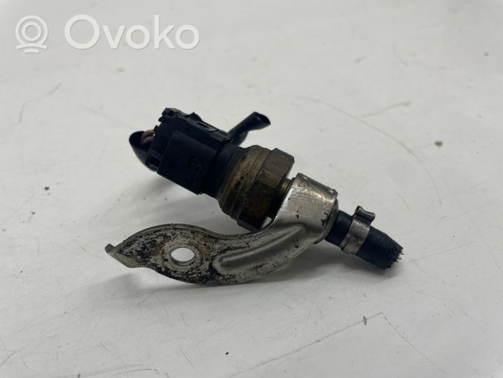 Mercedes-Benz E C207 W207 Sensore di pressione del carburante A6510703981