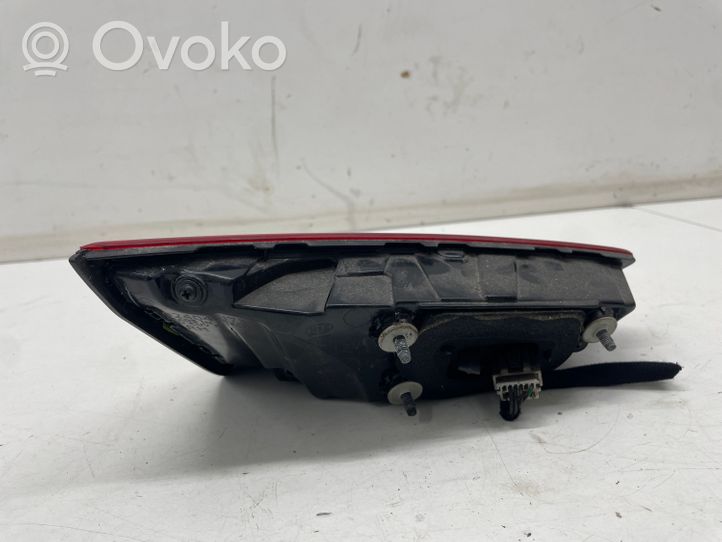 KIA Xceed Lampy tylnej klapy bagażnika J792434200