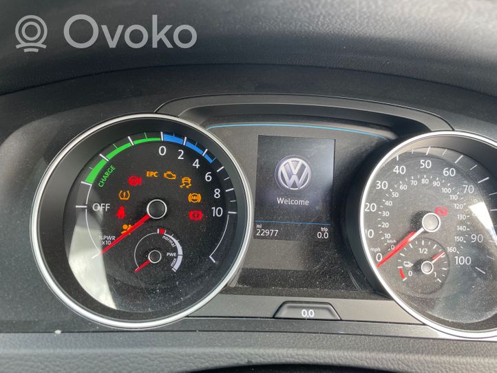 Volkswagen e-Golf Hybridi-/sähköajoneuvon akku 5QE915597AD