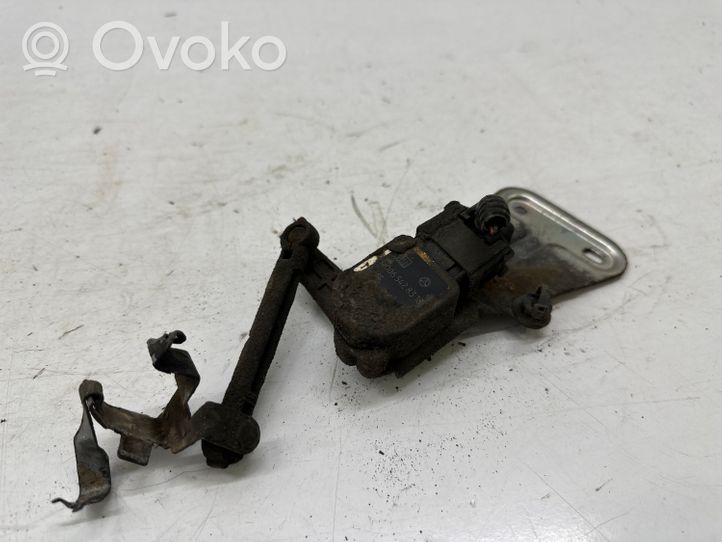 Mercedes-Benz E W212 Sensore di livello faro/fanale A0065428318