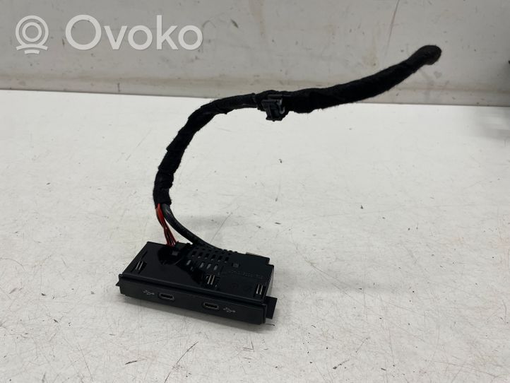 Seat Leon IV Connecteur/prise USB 5NA035736