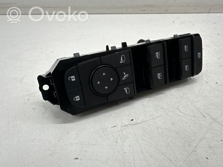 Nissan Qashqai J12 Interruttore di controllo dell’alzacristalli elettrico 254016UB4A