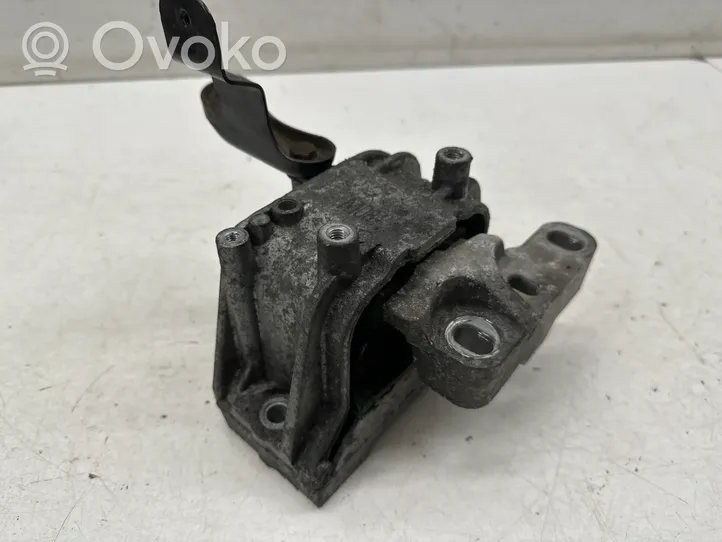 Volkswagen PASSAT CC Engine mount bracket 