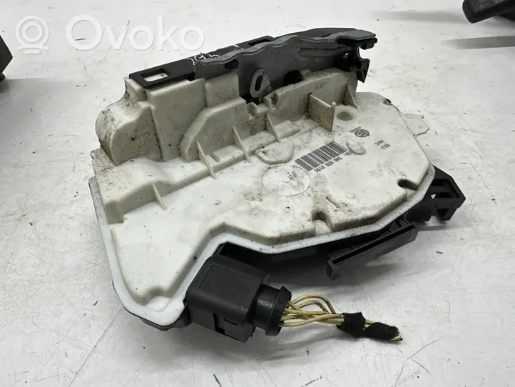 Volkswagen PASSAT CC Etuoven lukko 5N0839015G