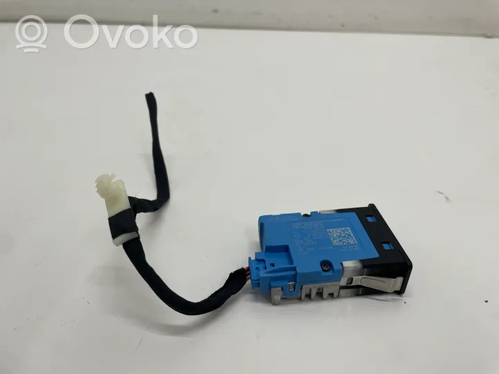 BMW 5 G30 G31 Connettore plug in USB 5A84161