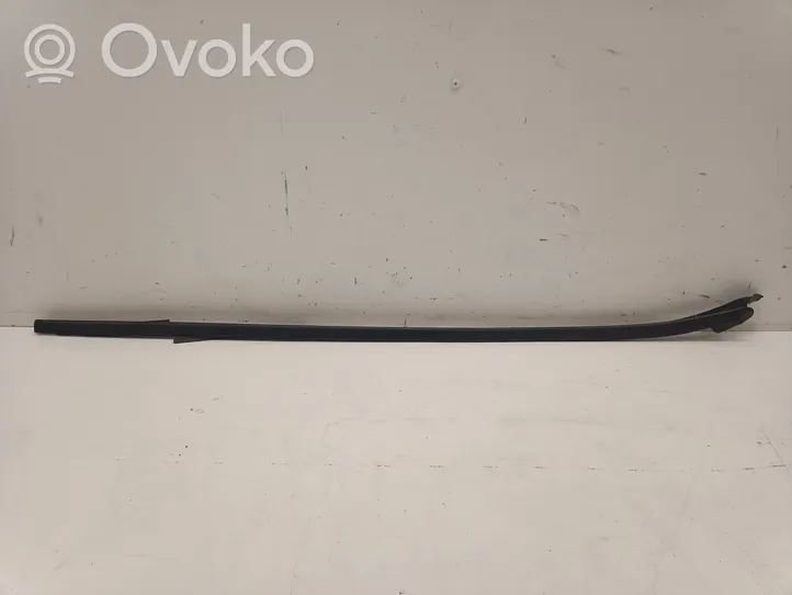 Opel Astra K Windshield trim 39041884