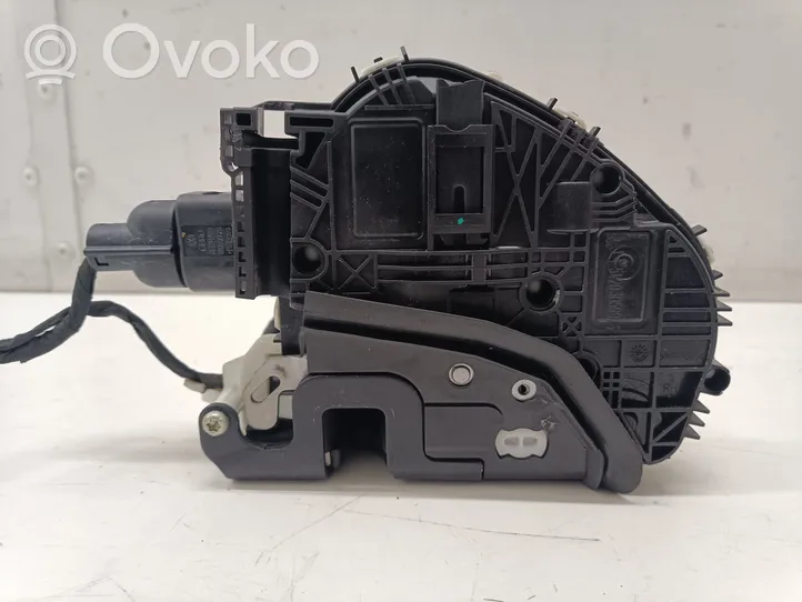 Audi A4 S4 B9 8W Etuoven lukko 8X2837016D