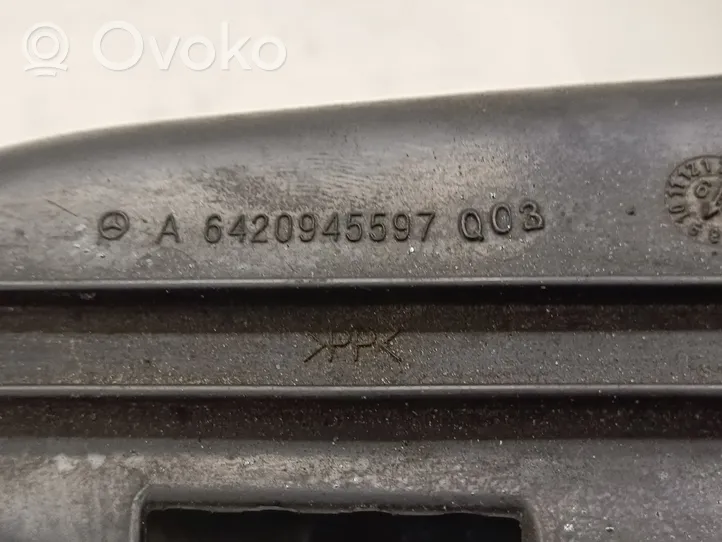 Mercedes-Benz E W212 Część rury dolotu powietrza A6420945597